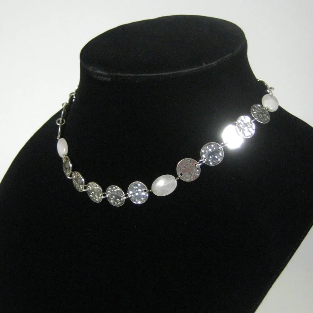 AC Silvertone Hammered Discs Necklace 16 Inch Choker Collar Statement Beaded